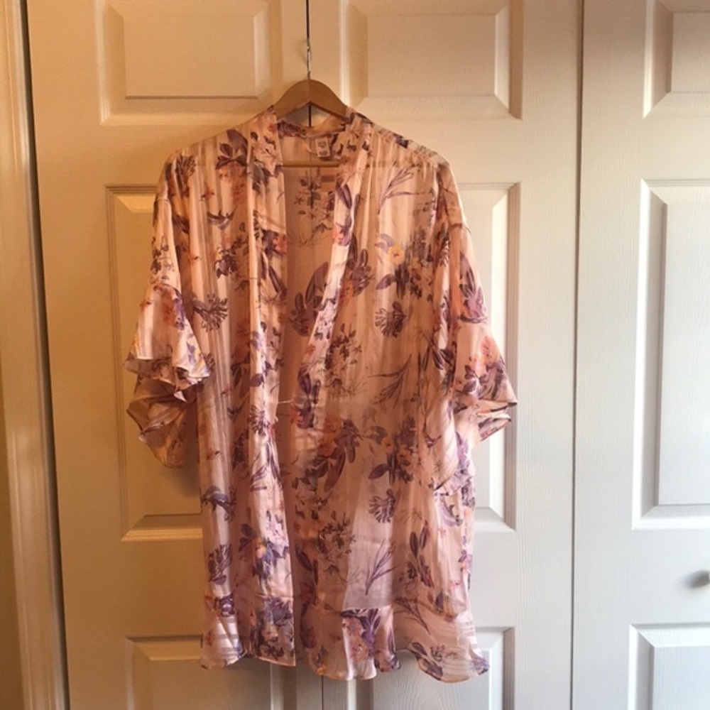 NWT Victoria Secret floral robe without belt, size M/L